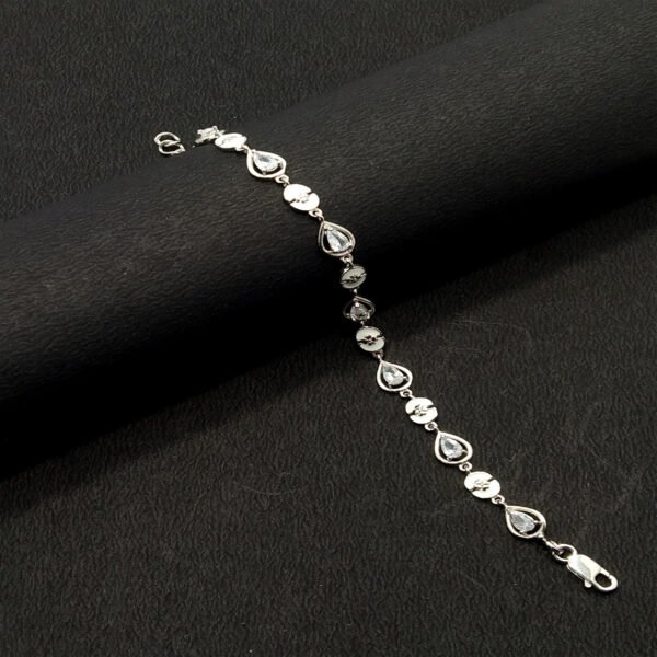 FANCY WHITE STONE BREACLET