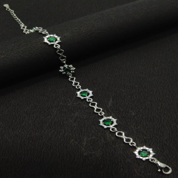 ROUND & GREEN STONE BREACLET