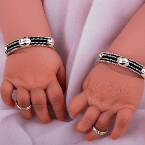 92.5 STERLING SILVER TRADITIONAL WIRE DESIGN BABY BANGLE FOR KIDS - Image 3